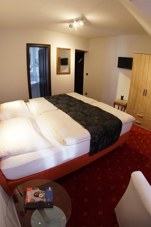 Hotel Zur Post Bernkastel-Kues Room photo